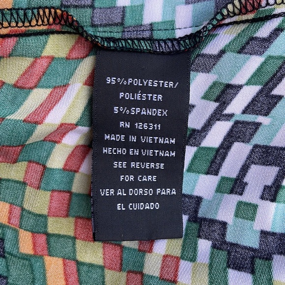 Geometric Design Pleated Dress - Picture 7 of 8